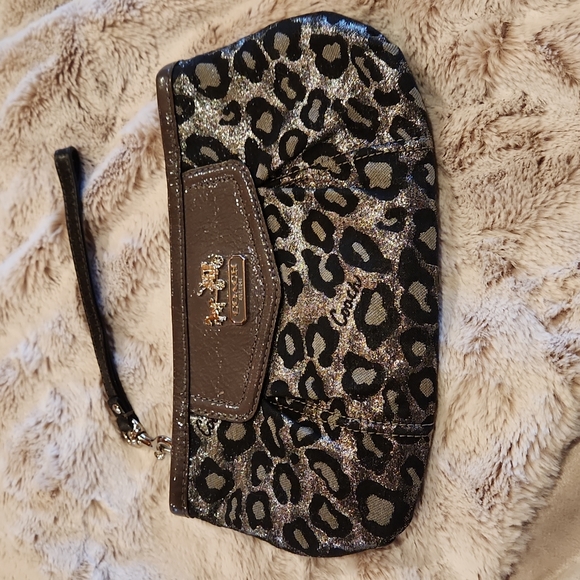 Coach Leopard Print Wrislet & Compact Mirror - Picture 3 of 6